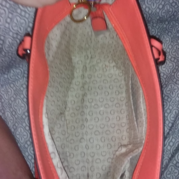 Guess purse - Picture 7 of 7